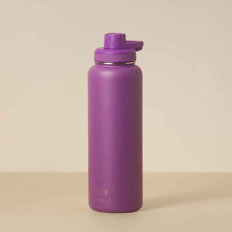 Garrafa Térmica PACCO Hydrav2 1200ml lilás em fundo neutro, destacando sua alta performance térmica e design durável.