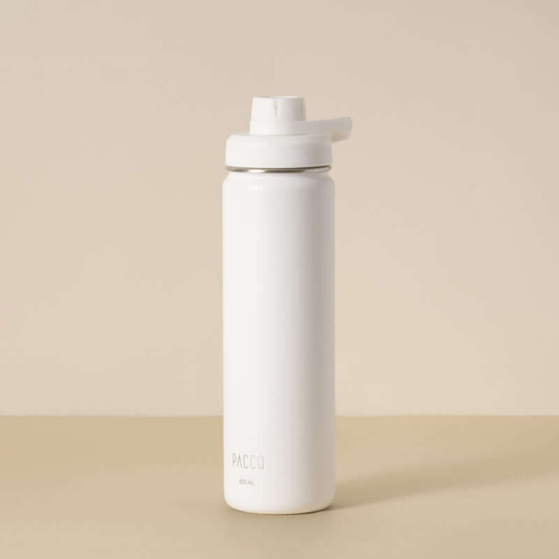 Garrafa Térmica PACCO Hydrav2 650ml de alto desempenho térmico, ideal para manter bebidas frias ou quentes. Design sofisticado em branco.