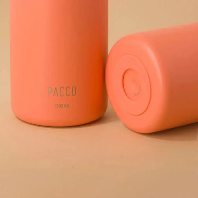 Garrafa Térmica PACCO Hydrav2 1200ml em cor laranja, destacando design e funcionalidade para manter líquidos frios ou quentes por horas.