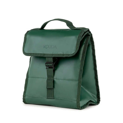 Lunch Bag Térmica Kouda Oly – 10 litros, compacta e flexível, com design ajustável em verde, ideal para transportar alimentos com estilo.