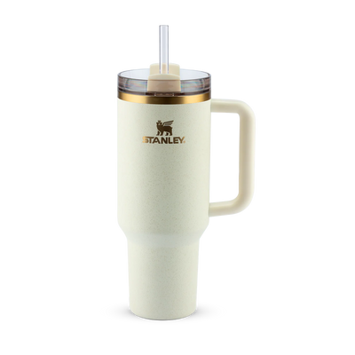 Copo Quencher Stanley 1,18L com alça ergonômica e tampa FlowState, ideal para hidratação diária, academia, escritório e viagens.