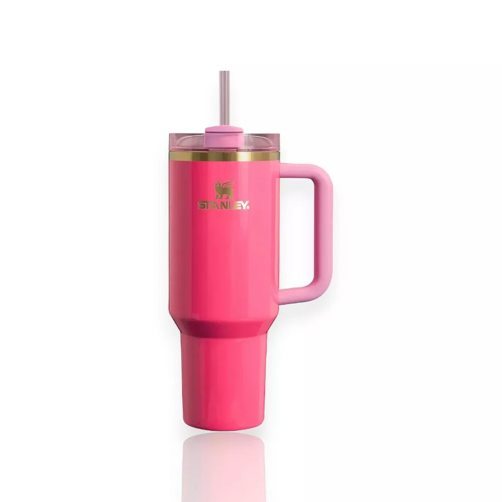 Copo Quencher Stanley 1,18L rosa com alça ergonômica e tampa FlowState, ideal para hidratação no dia a dia, academia e viagens.