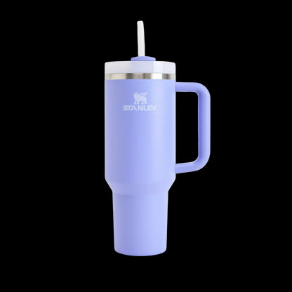 Copo Quencher Stanley 1,18L em azul com alça ergonômica e tampa FlowState, ideal para hidratação no dia a dia.