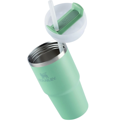 Copo Quencher 2.0 Stanley | 591ml, copo térmico verde com canudo, isolamento a vácuo, mantém bebidas quentes ou frias.