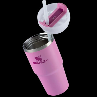 Copo Quencher 2.0 Stanley | 591ml em rosa com tampa e canudo, isolamento térmico duplo para manter a bebida fria por até 30 horas.