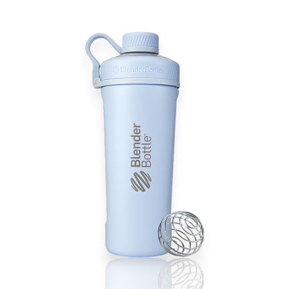 Coqueteleira Blender Bottle Radian 770ml azul com design ergonômico, ideal para atletas, mantém bebidas geladas por até 24 horas.