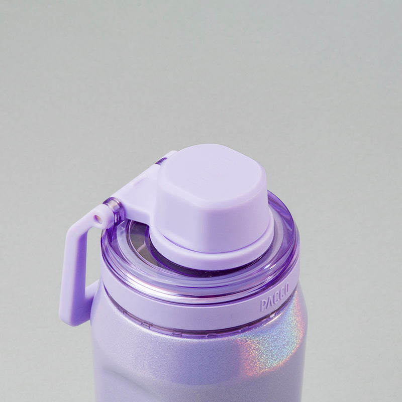 Tampa PACCO Flow lilás, prática e segura para bebidas quentes ou frias, destacando estilo e durabilidade. Ideal para o dia a dia.