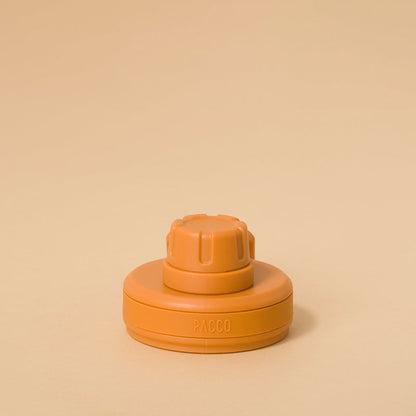 Tampa PACCO Original laranja com design arrojado e funcionalidade excepcional, ideal para garrafas, oferece praticidade e segurança.