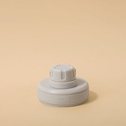 Tampa PACCO Original cinza com design arrojado e funcionalidade excepcional, feita de polipropileno premium para uso diário.