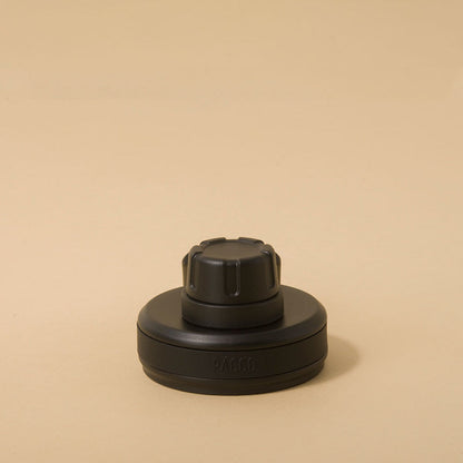 Tampa PACCO Original preta com design moderno e alça funcional para transporte seguro, feita em polipropileno durável.