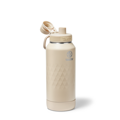 Garrafa Térmica Takeya 950ml Spout Lid Sport em aço inoxidável, ideal para hidratação em treinos longos e atividades ao ar livre.