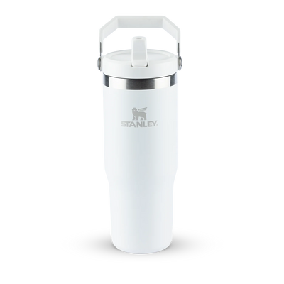 Tumbler Térmico Flip Straw Stanley - 887ml em aço inox com isolamento térmico avançado, cor branca, ideal para bebidas geladas.