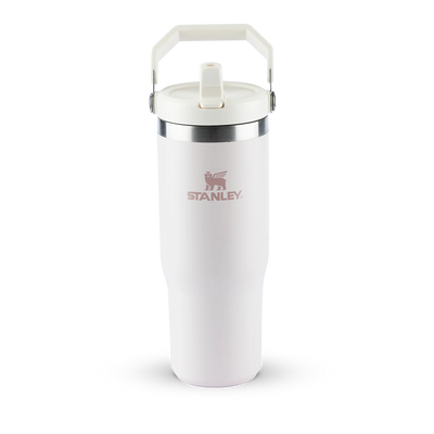 Tumbler Térmico Flip Straw Stanley - 887ml em branco com alça, ideal para manter bebidas geladas. Leve e portátil para uso diário.
