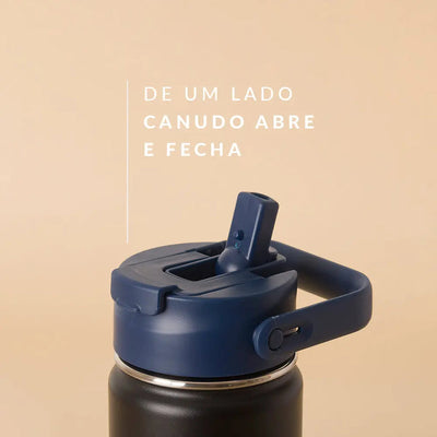 Tampa PACCO Duo com canudo abre e fecha, vedação em silicone para hidratação fácil e prática.