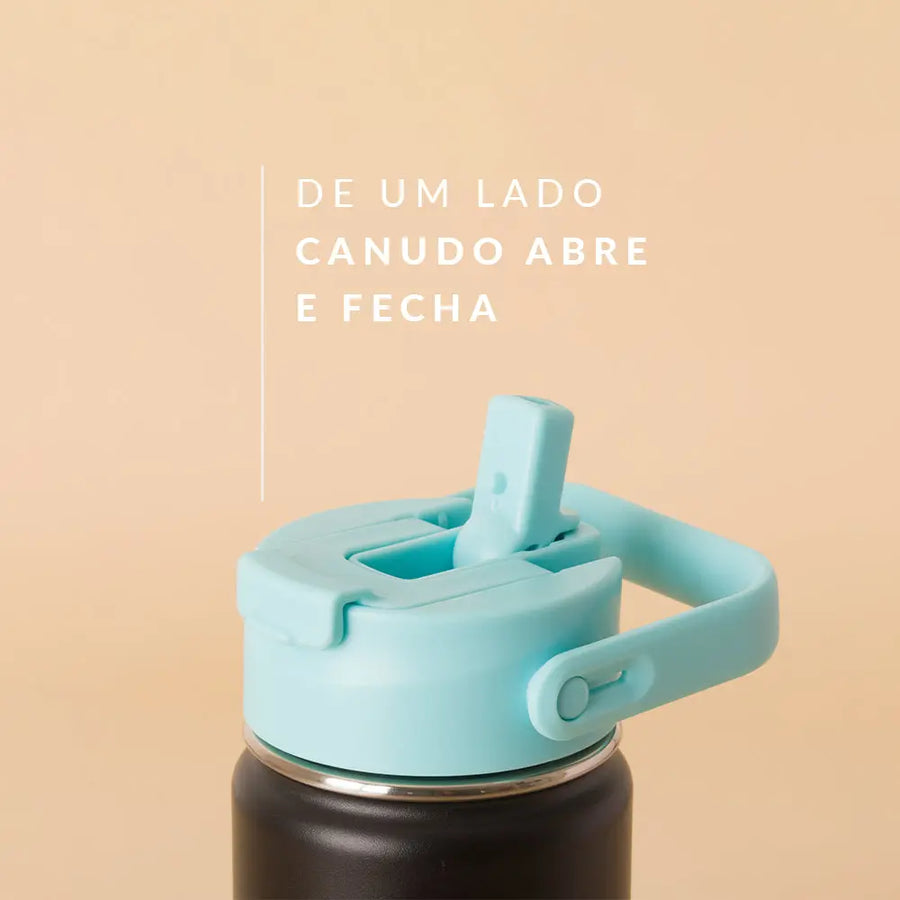 Tampa PACCO Duo com detalhe de tampa de canudo abre e fecha, ideal para hidratação prática e segura.