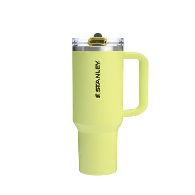 Copo Quencher Protour Stanley | 1,18L em verde com tampa Flip Straw para hidratação prática e moderna, ideal para rotinas diárias.