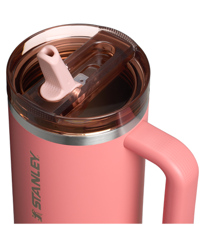 Copo Quencher Protour Stanley | 1,18L em cor rosa com tampa Flip Straw ProTour, isolamento térmico e design moderno.