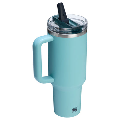 Copo Quencher Protour Stanley | 1,18L com tampa Flip Straw e isolamento térmico, ideal para hidratação em atividades diárias.