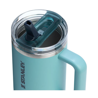 Copo Quencher Protour Stanley | 1,18L com tampa Flip Straw em azul, tecnologia de isolamento térmico ideal para hidratação diária.