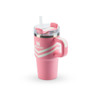 Copo Quencher Stanley | 591ml em rosa com alça ergonômica e canudo reutilizável.