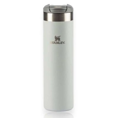 Garrafa Térmica Aerolight™ Transit Stanley 591ml branca, fabricada em aço inox 18/8, vista frontal destacando a tampa de aço inoxidável.
