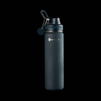 Garrafa Térmica Urbnsol 650ml - Core e Waves em fundo preto, ideal para manter bebidas quentes por 12h e frias por 24h.