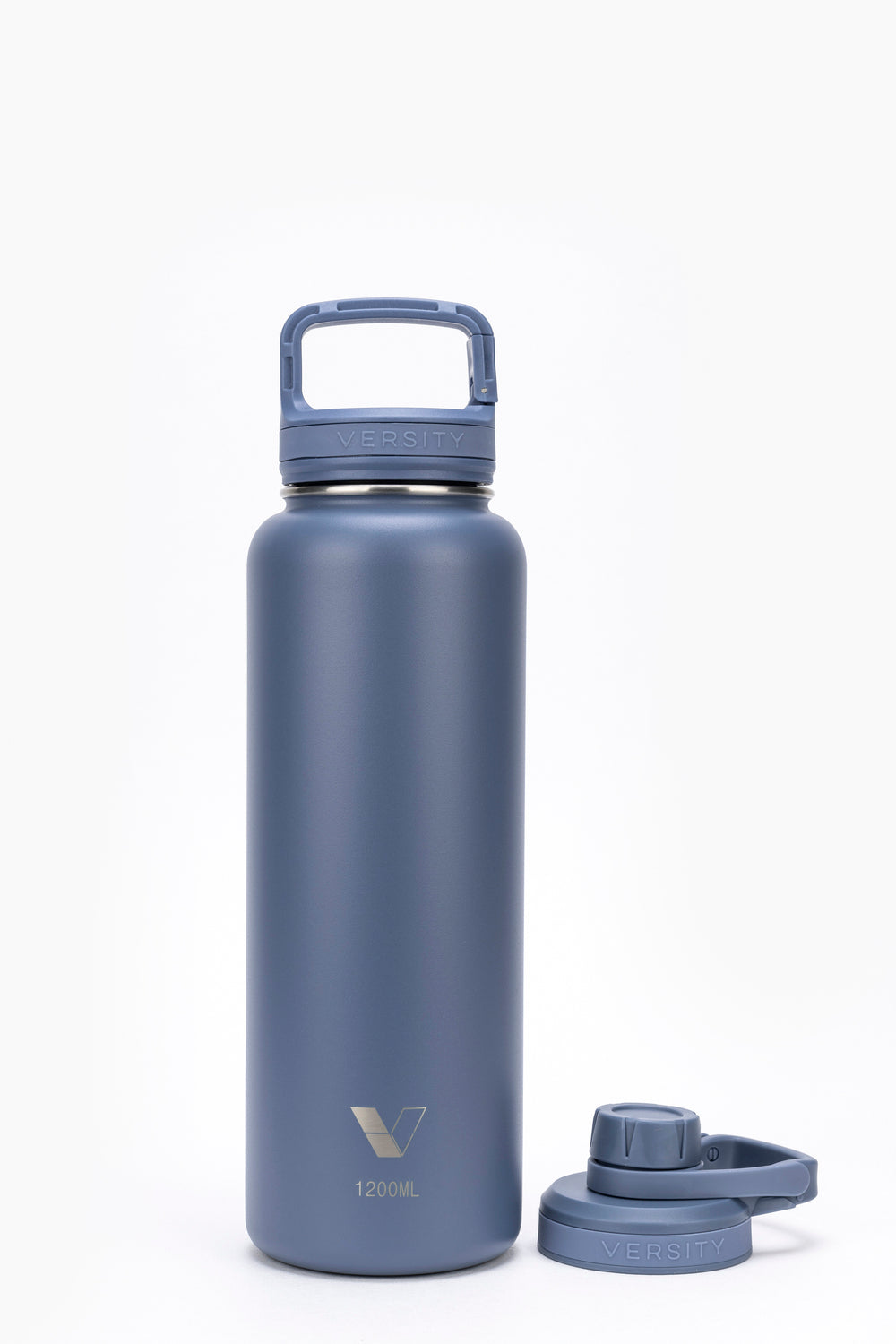 Garrafa Térmica Versity ColdKeeper 1200ml azul, isolamento a vácuo, mantém bebidas geladas por 24h e quentes por 12h sem transpiração.