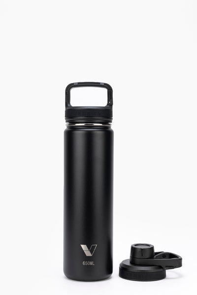 Garrafa Térmica Versity ColdKeeper 650ml com design durável e sistema de isolamento a vácuo para manter bebidas frias por 24 horas.