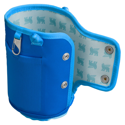 Bolsa para Copo Quencher Stanley - Carry All 1,18L em azul vibrante, fecho de botões, padrão de urso alado e bolso extra para utilidade.