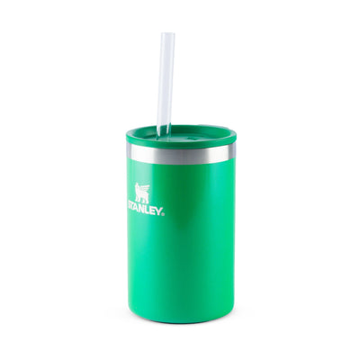 Can Cooler com canudo Stanley | 296ML em verde, ideal para uso diário e eventos ao ar livre.