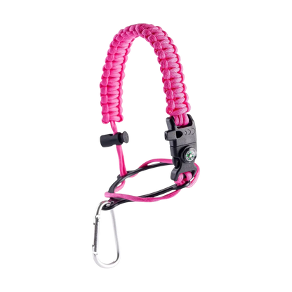 Alça para Garrafa Térmica de Mão rosa com bússola, apito e pederneira para aventuras e segurança.