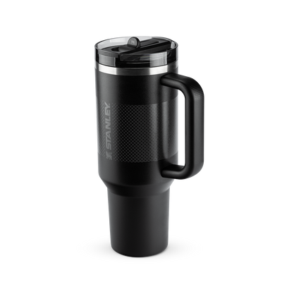 Copo Quencher Protour Stanley | 1,18L preto com tampa Flip Straw e design moderno, ideal para manter bebidas quentes ou frias