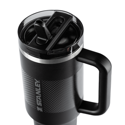 Copo Quencher Protour Stanley | 1,18L com tampa Flip Straw para hidratação prática e moderna.