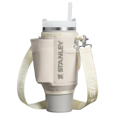 Bolsa para Copo Quencher Stanley 887ml – Carry All em poliéster reciclado, design moderno, prática para uso diário.
