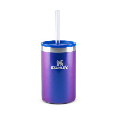 Can Cooler com canudo Stanley | 296ML em cor roxa com tampa e canudo, ideal para bebidas quentes e frias.