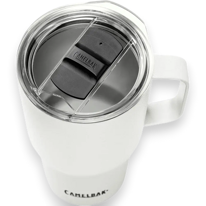Caneca Alta Horizon Camelbak 700ml branca com tampa e isolamento térmico, perfeita para manter bebidas quentes ou frias por horas.