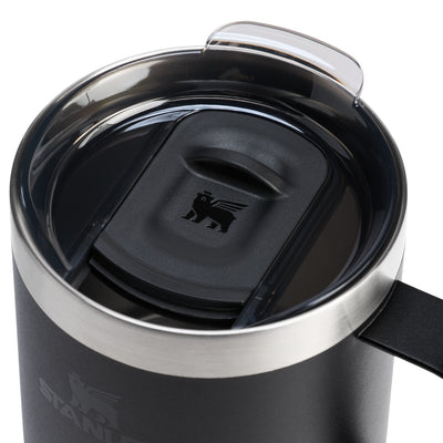 Caneca Camp Mug Stanley 350 ml Matte Black, vista de cima com tampa fechada