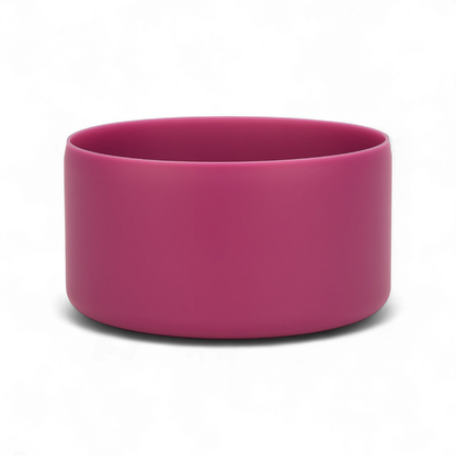 Protetor de Silicone M - by empório, em silicona espessa, ideal para copos Quencher e garrafas de 350ml a 750ml, cor rosa.