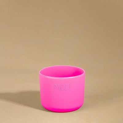 Capa Vyta PACCO 500ml em silicone rosa, projetada para proteção e estilo da garrafa, com ajuste preciso e textura antiderrapante.