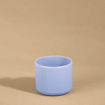 Capa Vyta PACCO 500ml azul de silicone sustentável, proteção para garrafa, antiderrapante e durável, design sofisticado.