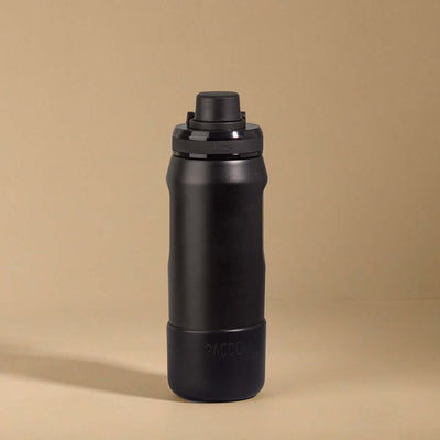 Capa Vyta PACCO 500ml preta, design elegante e durável em silicone, proteção ideal para garrafas, resistente a riscos e impactos.