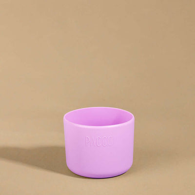 Capa Vyta PACCO 650ml em silicone lilás para proteção de garrafas, combina praticidade e estilo.
