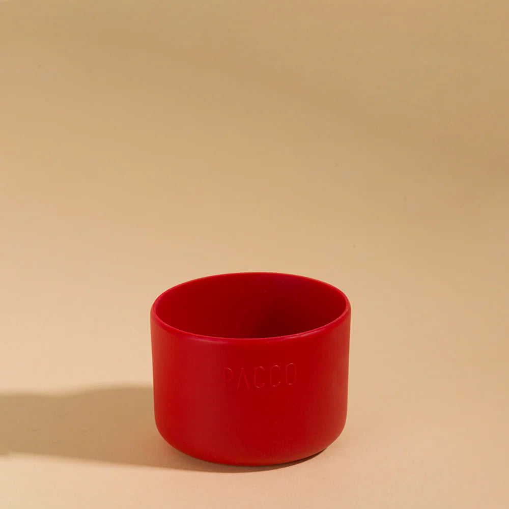 Capa Vyta PACCO 1200ml em vermelho sobre fundo bege, ideal para proteção e estilo.