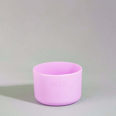 Capa Vyta PACCO 1200ml rosa, silicone ecológico, proteção e estilo para garrafas, contra arranhões e impactos leves.