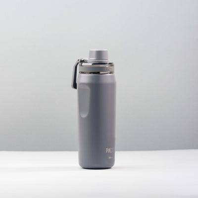 Garrafa Térmica PACCO Vyta 500ml cinza feita de aço inox 18/10, com isolamento a vácuo, ideal para manter bebidas quentes e frias.