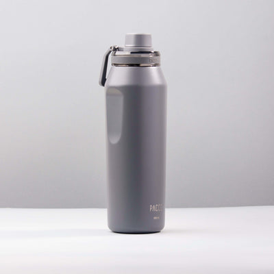 Garrafa Térmica PACCO Vyta 950ml cinza com isolamento térmico de aço inox, mantendo bebidas frias por 24h e quentes por 12h.