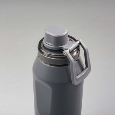 Garrafa Térmica PACCO Vyta 950ml cinza com tampa e alça destacadas
