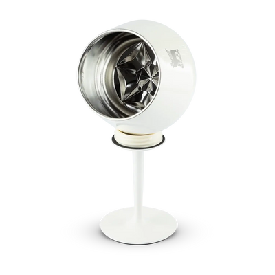 Taça Térmica Cocktail Glass Stanley 414ml com design sofisticado, isolamento a vácuo e base alongada, ideal para drinques elegantes.