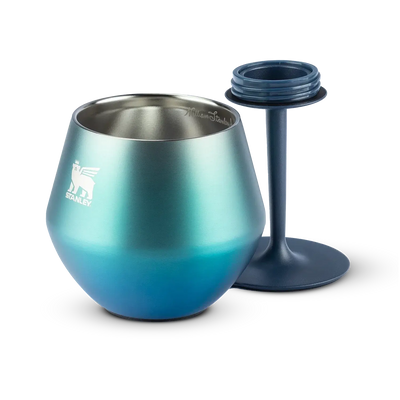Taça Térmica Cocktail Glass Stanley 414ml de design sofisticado, ideal para drinques, com isolamento a vácuo e base destacável.