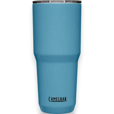 Copo Horizon Camelbak 850ml azul com isolamento térmico para bebidas quentes por 8h e frias por 16h. Design prático para movimento diário.